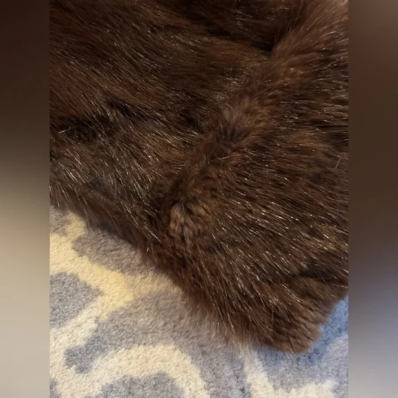 Short Style Fur Coat - Picture 4 of 16